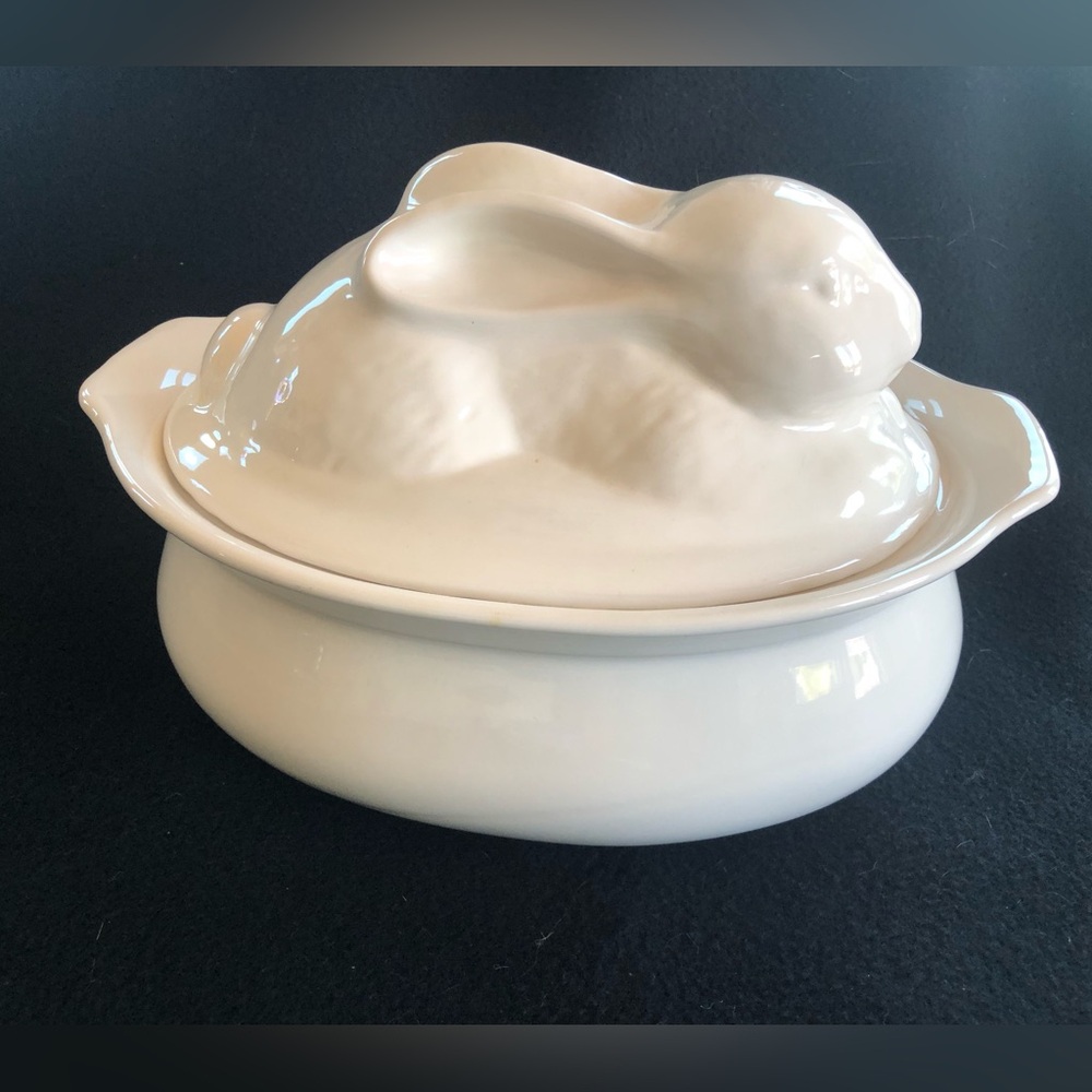 Pfaltzgraff Easter Bunny Rabbit Casserole Dish